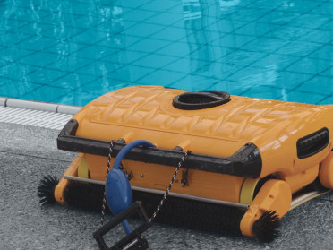 robot-piscine-com-dolphin-w300