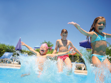 Gaat u op vakantie? Ontdek onze tips voor veilig zwemmen!