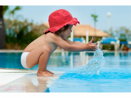 AMB Children near a pool